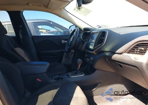 2016 Jeep Cherokee Latitude z USA, uszkodzony, nr VIN 1C4PJLCB3GW346755